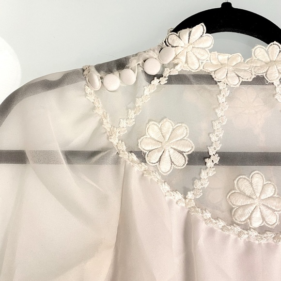 Vintage 60’s Embroidered Wedding Dress - Picture 2 of 5